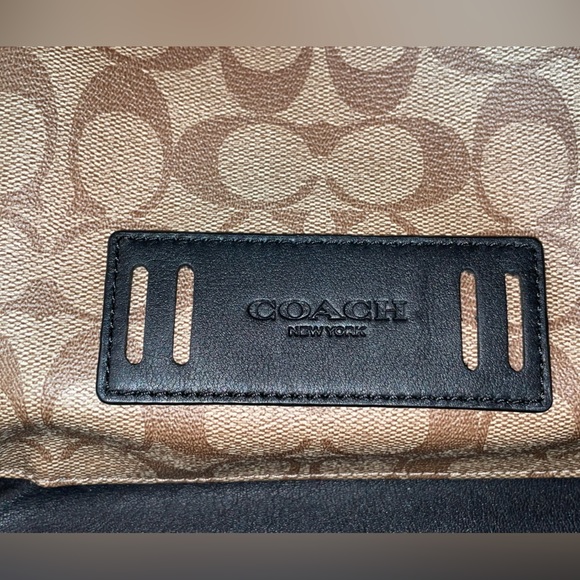 BNWT Coach Ranger Messenger Khaki Monogram - Picture 5 of 16